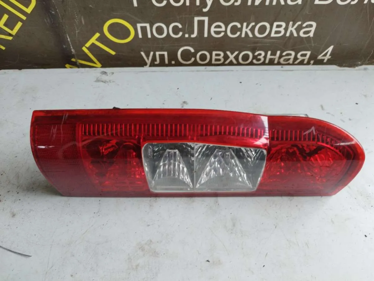 Фонарь задний левый Ford Transit