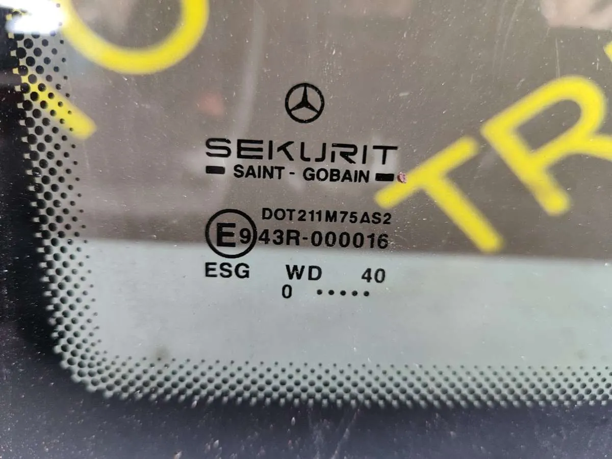 Стекло кузовное боковое левое Mercedes-Benz Vito W638 — фото 2