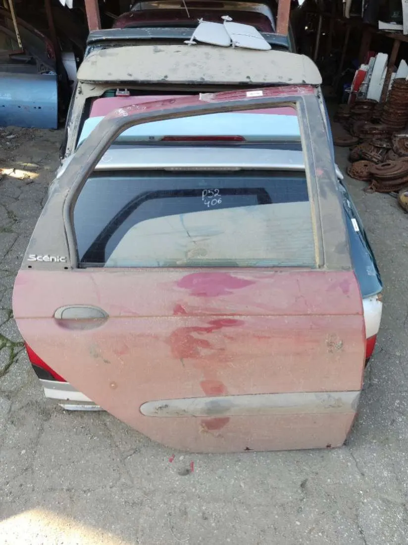 Дверь задняя правая Renault Scenic 1 поколение