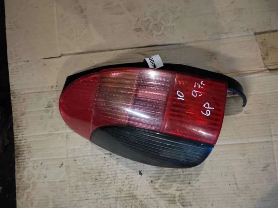 Фонарь задний левый Peugeot 306 1 поколение