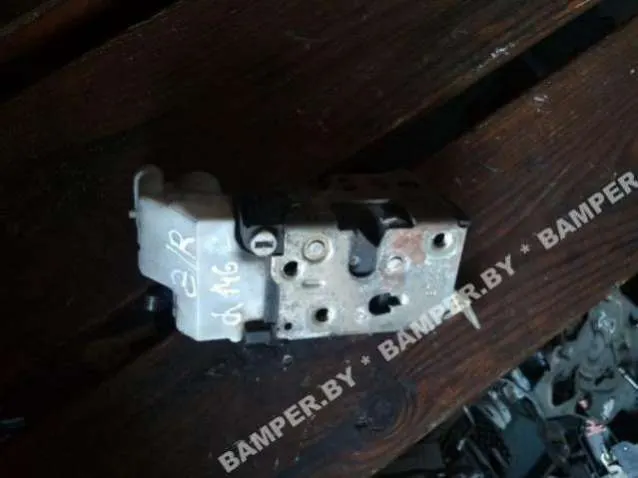 Замок двери задней правой Alfa Romeo 146 930