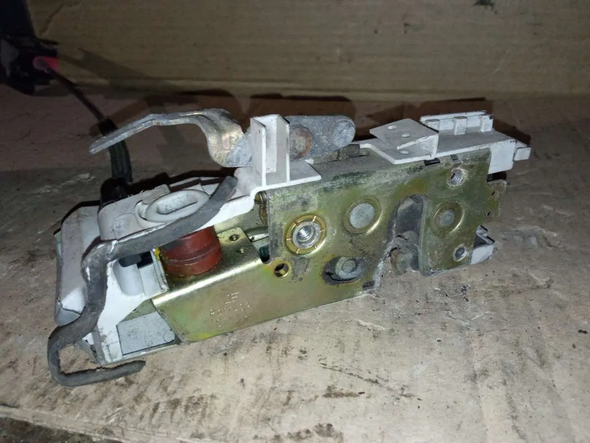 замок двери сдвижной Ford Transit