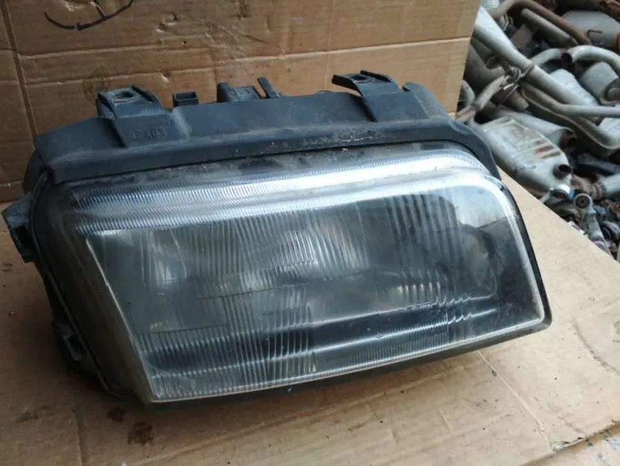 Фара правая Audi A4 1 поколение (B5)