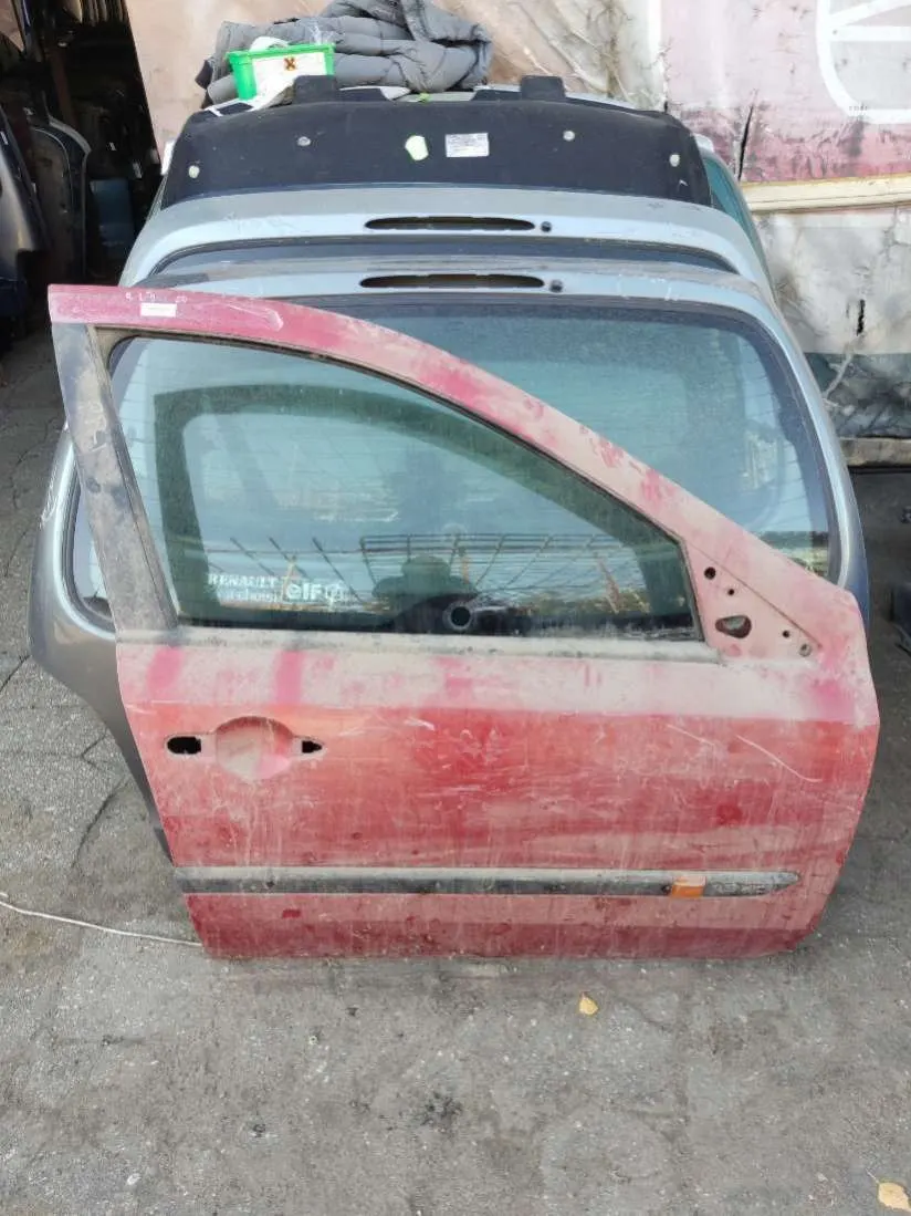 Дверь передняя правая Renault Laguna 2 поколение