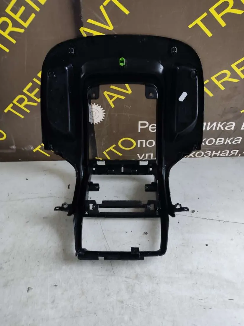 Рамка под магнитолу Peugeot Boxer — фото 2