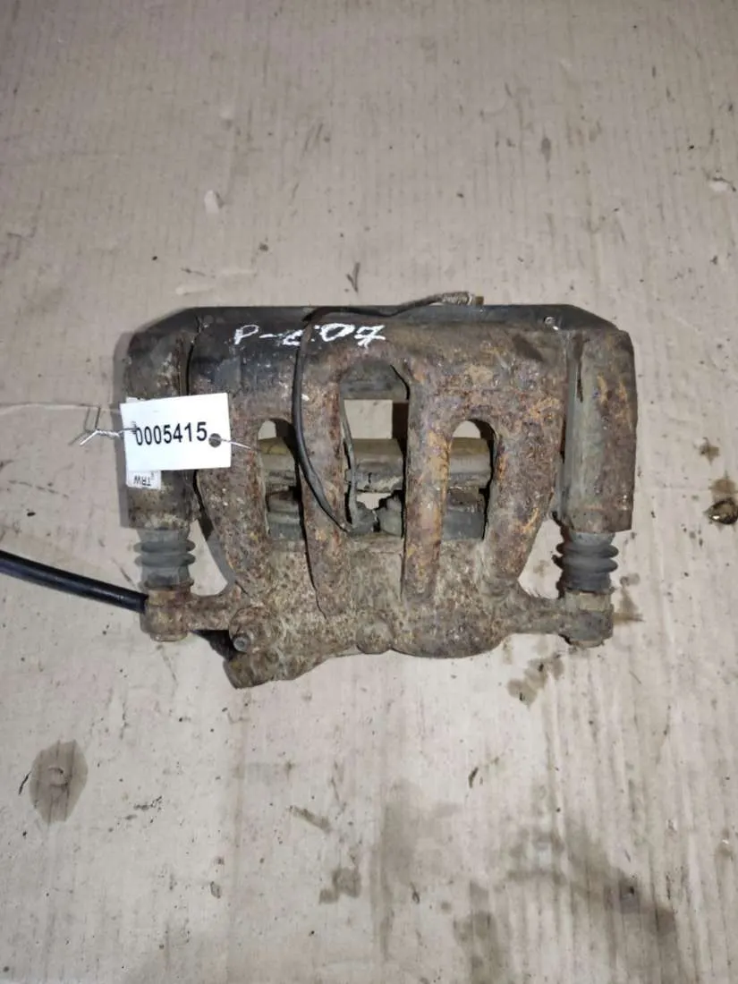 Суппорт тормозной передний левый Peugeot 607 1 поколение