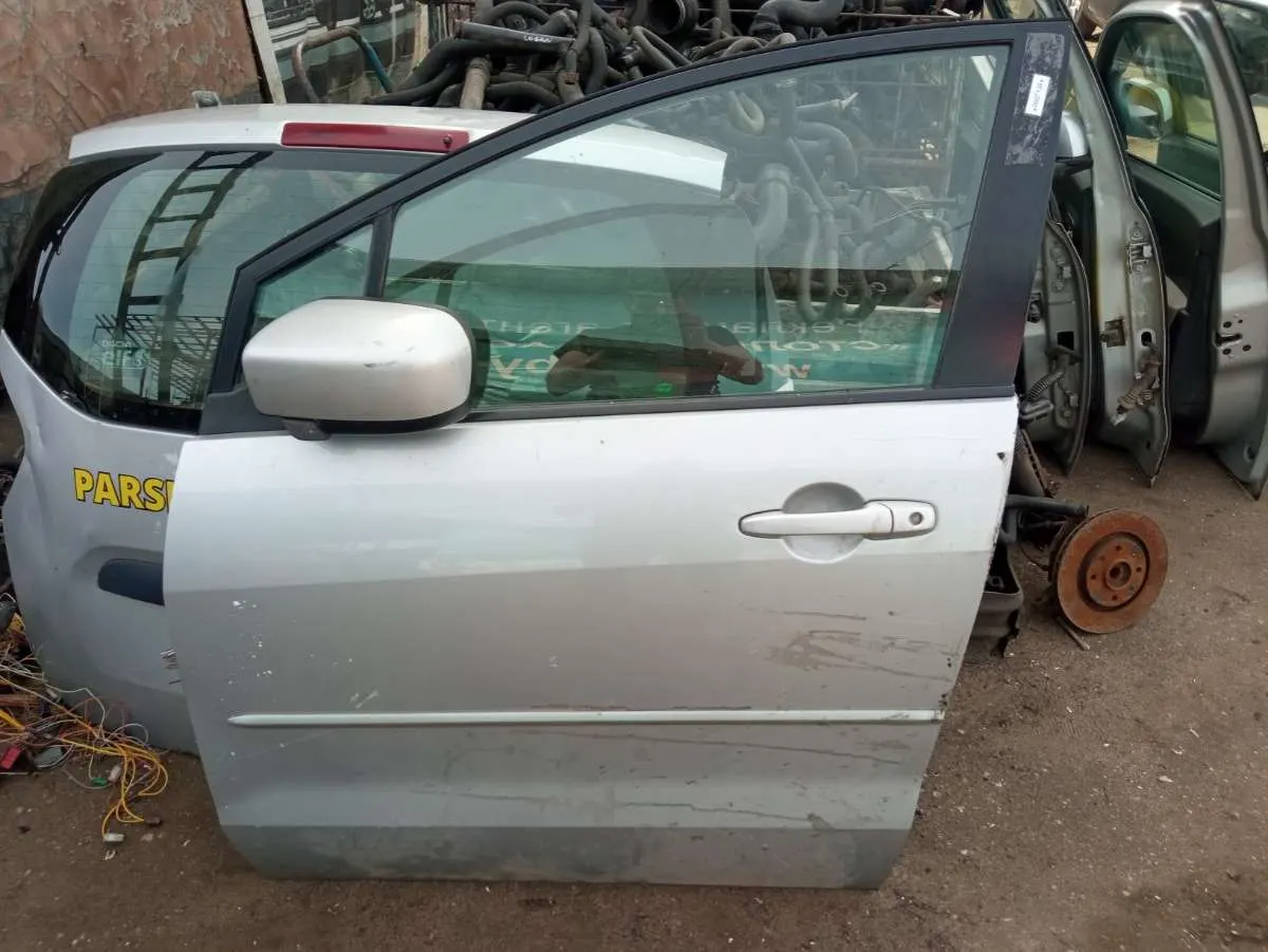 Дверь передняя левая Mazda 5 1 поколение
