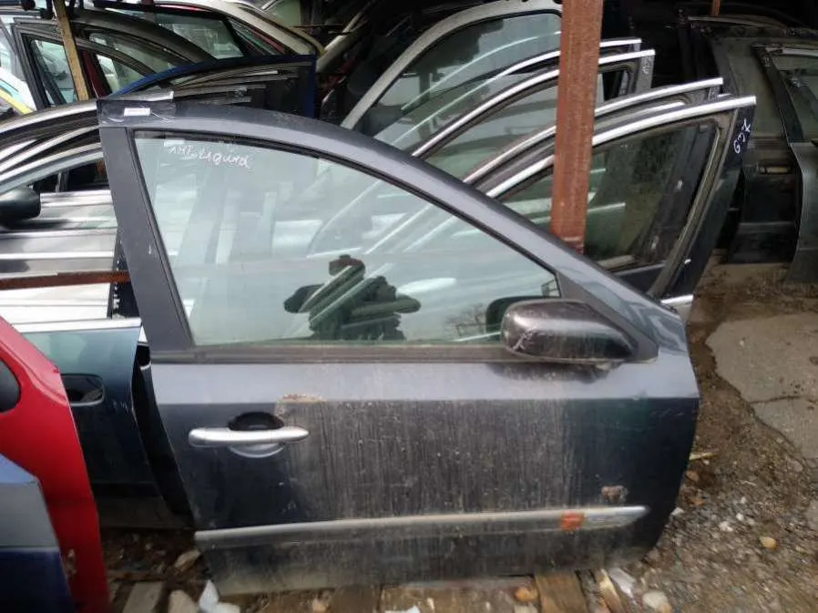 Дверь передняя правая Renault Laguna 2 поколение