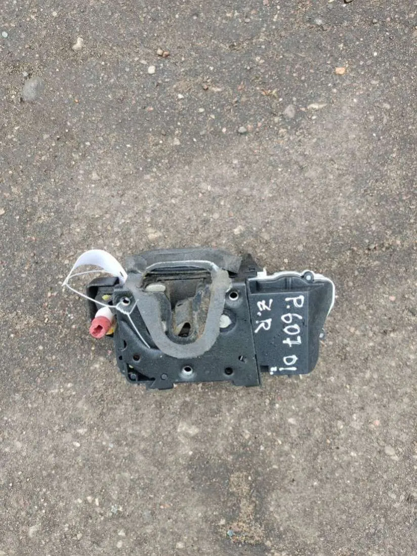 Замок двери задней правой Peugeot 607 1 поколение