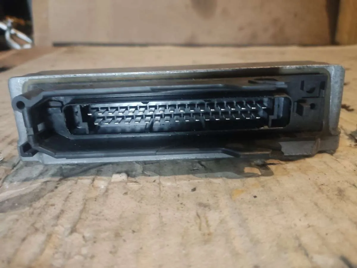 блок управления двигателем Citroen Xantia 1 поколение 0281001262 — фото 3