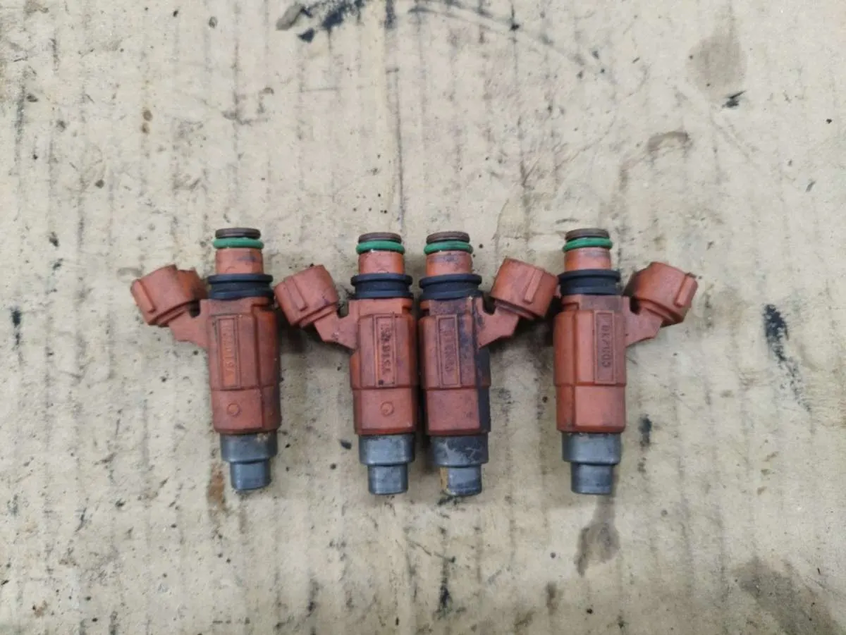 Форсунка бензиновая Mitsubishi Carisma 1 поколение [рестайлинг] CDH210