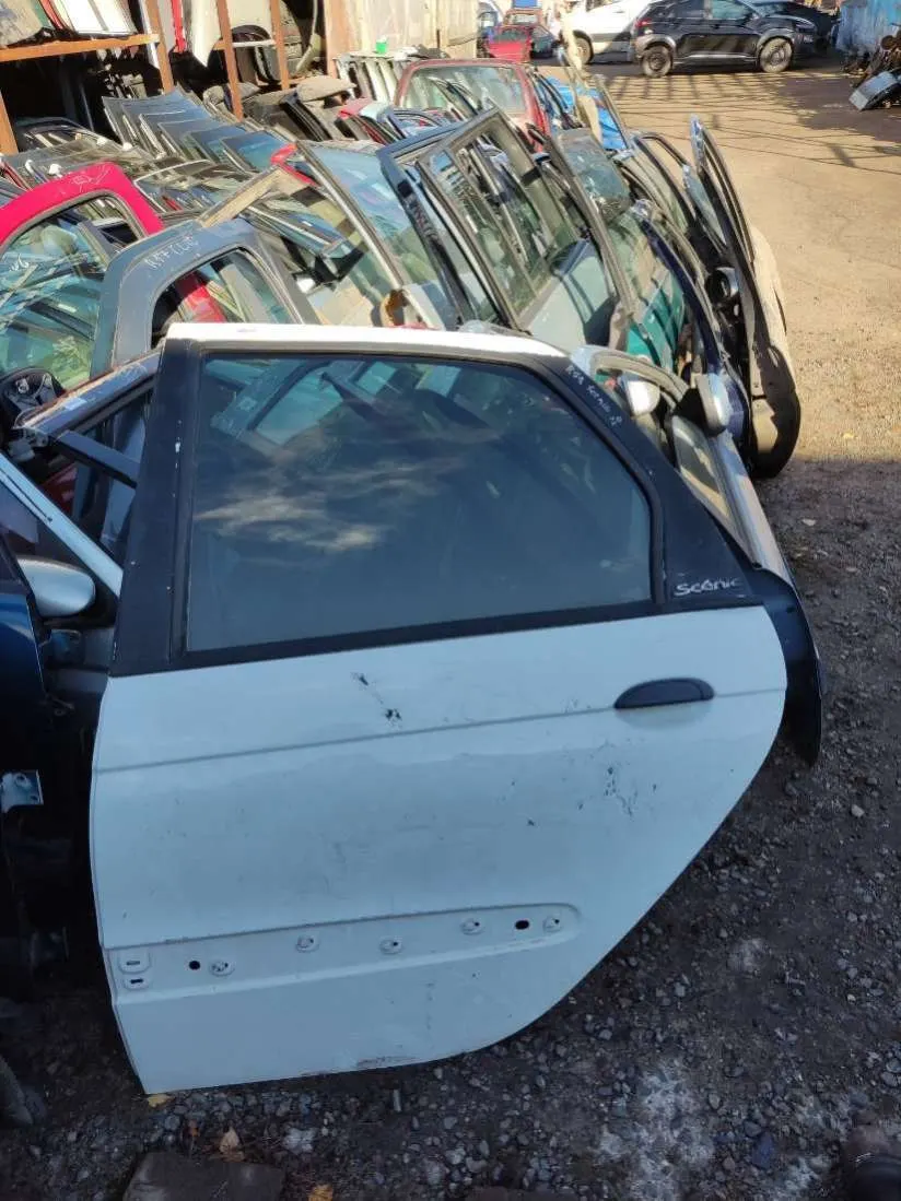 Дверь задняя левая Renault Scenic 1 поколение