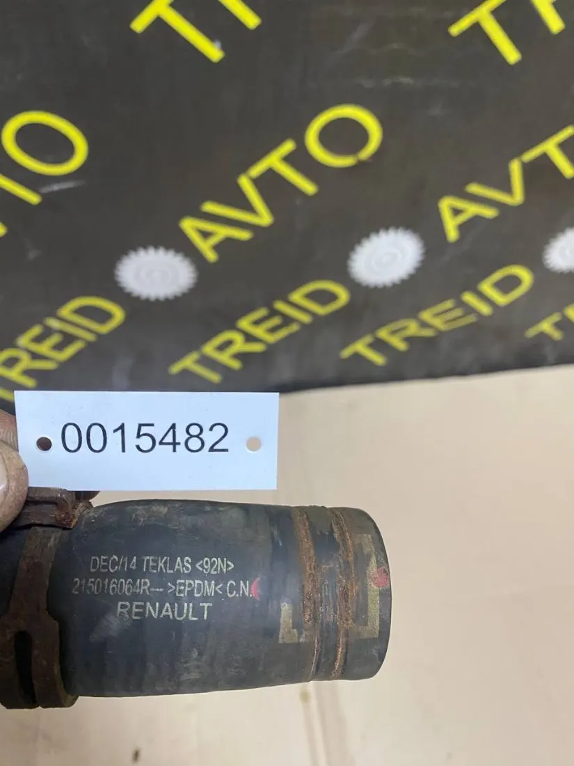 Патрубок радиатора Renault Duster 1 поколение 215016064R