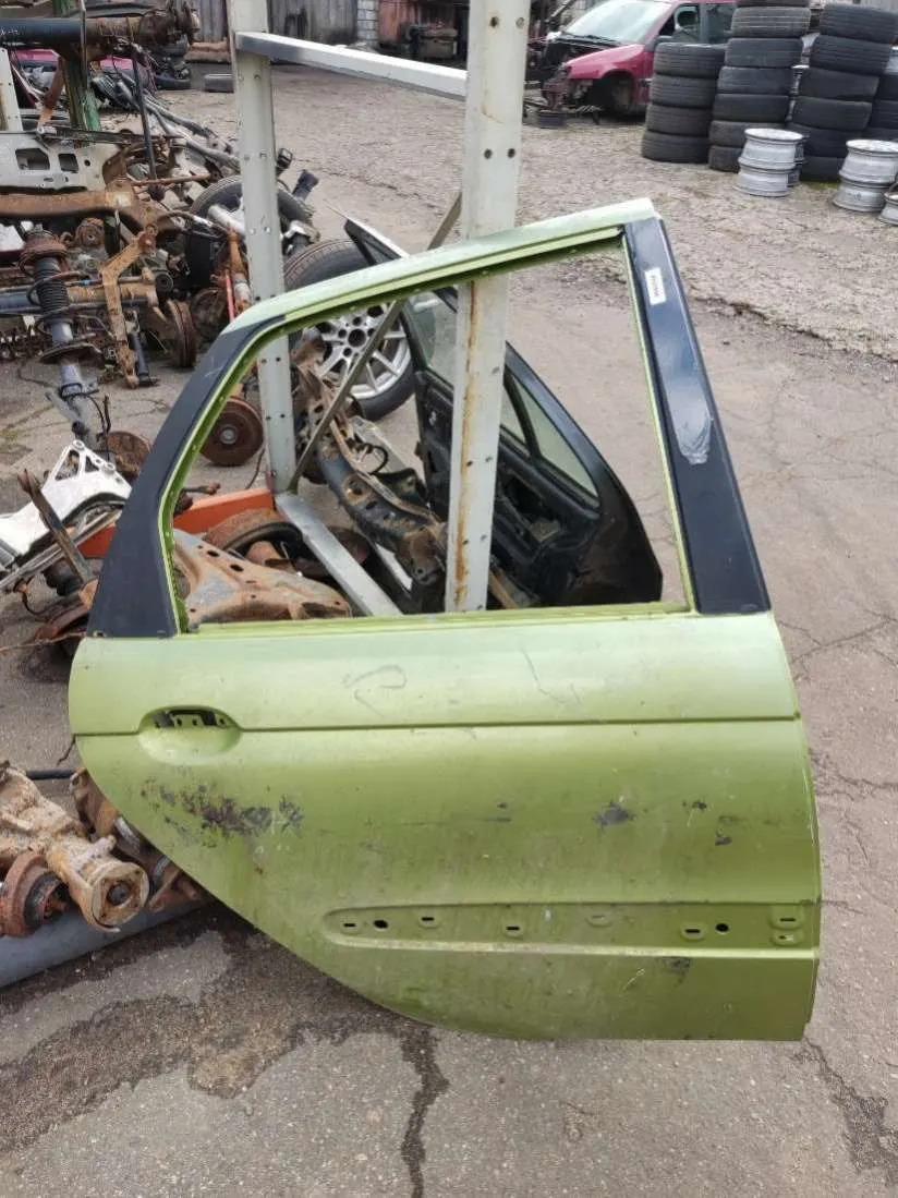 Дверь задняя правая Renault Scenic 1 поколение