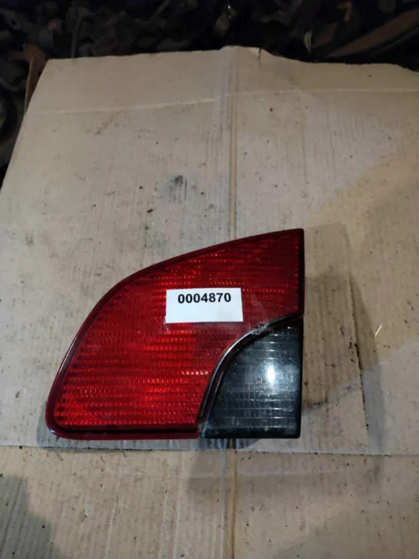 Фонарь крышки багажника правый Peugeot 406 1 поколение