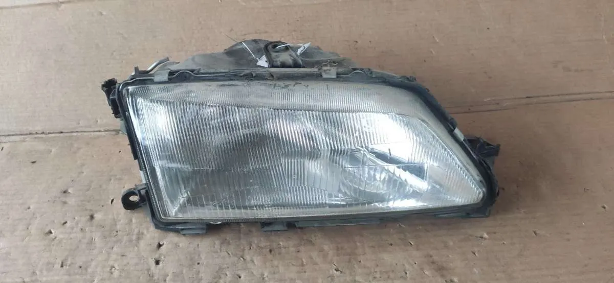 Фара передняя правая Peugeot 306 1 поколение