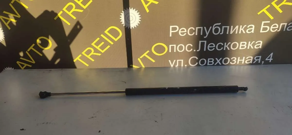 Амортизатор багажника Renault Laguna 1 поколение