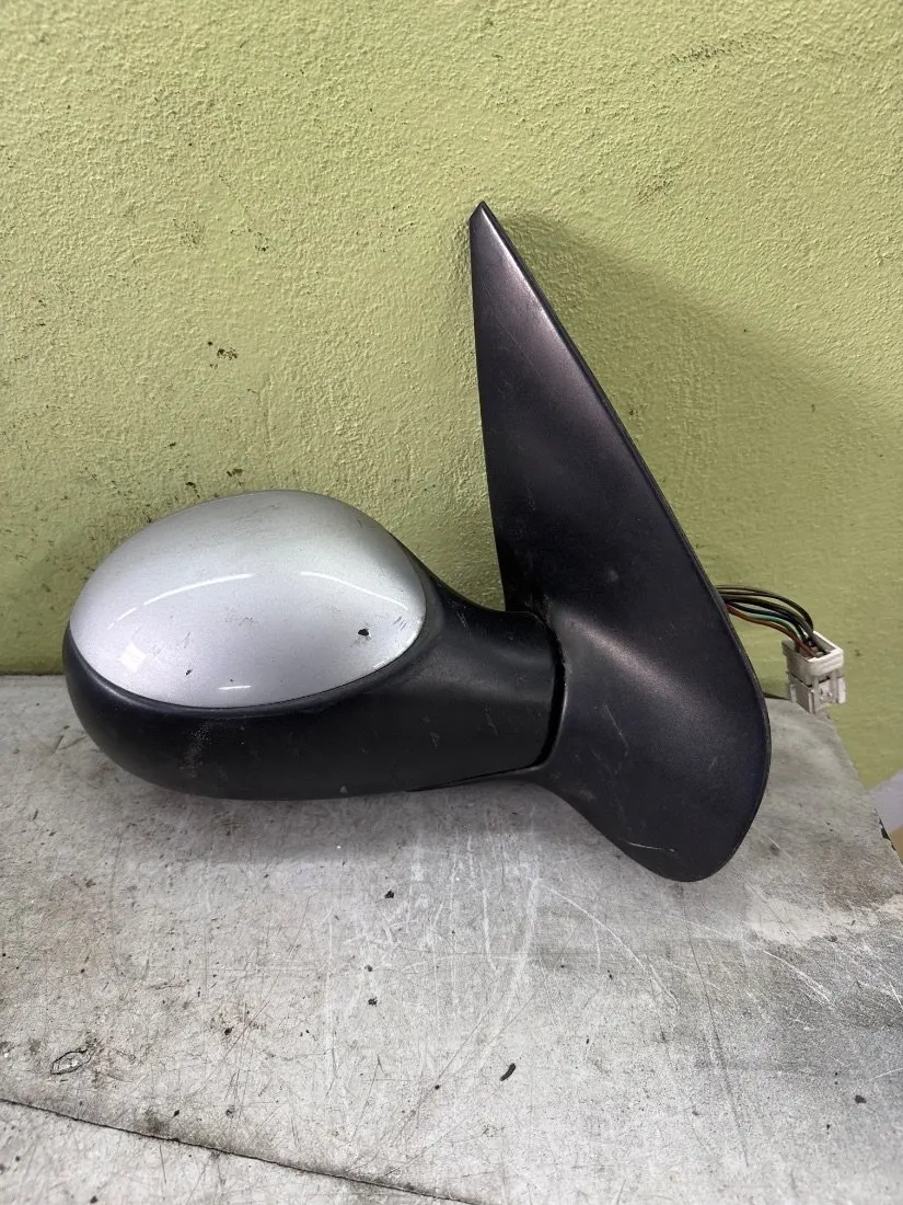 Зеркало правое Peugeot 206 1 поколение