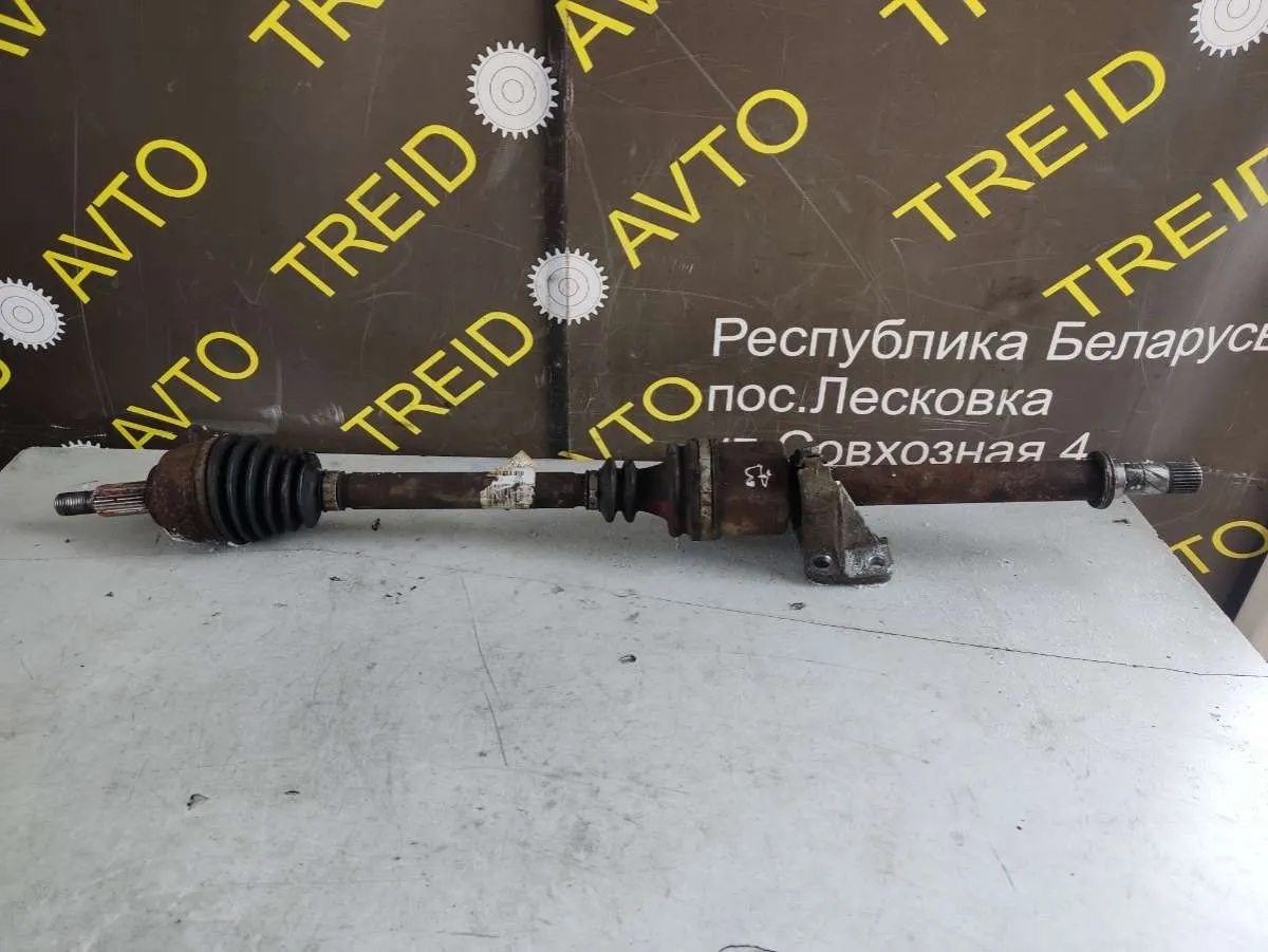 Полуось передняя правая (приводной вал, ШРУС) Renault Scenic 2 поколение