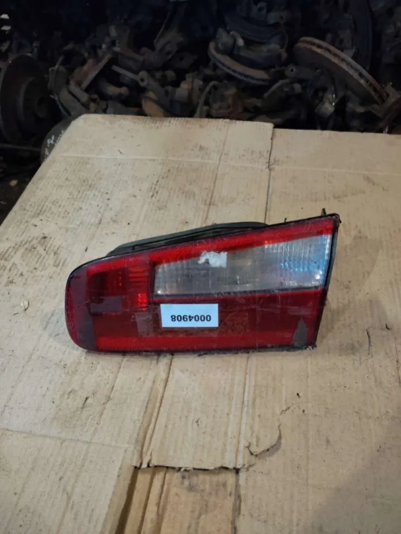 Фонарь крышки багажника правый Renault Laguna 2 поколение