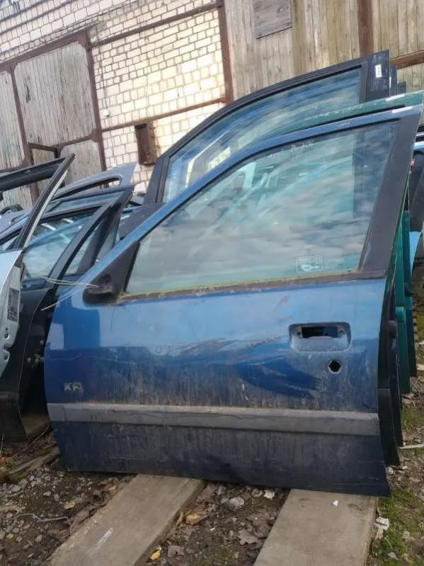 Дверь передняя левая Peugeot 306 1 поколение