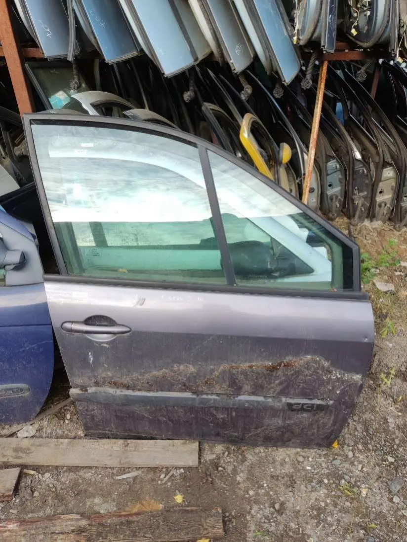 Дверь передняя правая Renault Scenic 2 поколение