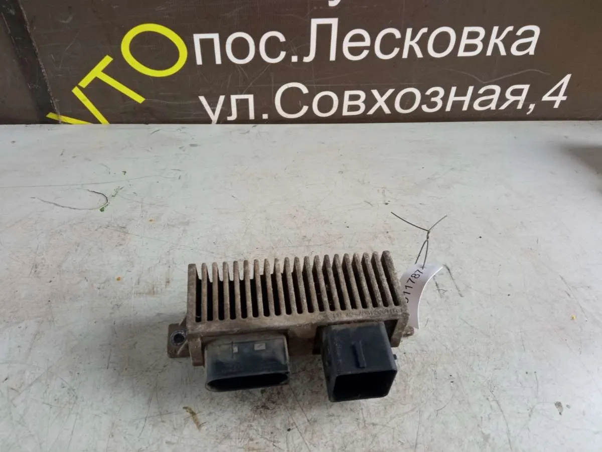 реле накала свечей Renault Scenic 3 поколение 8200558438А