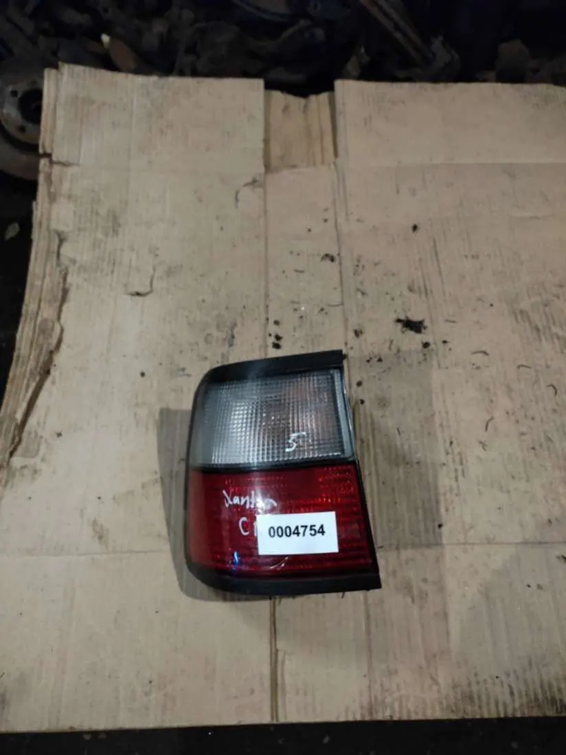 Фонарь задний левый Citroen Xantia 1 поколение