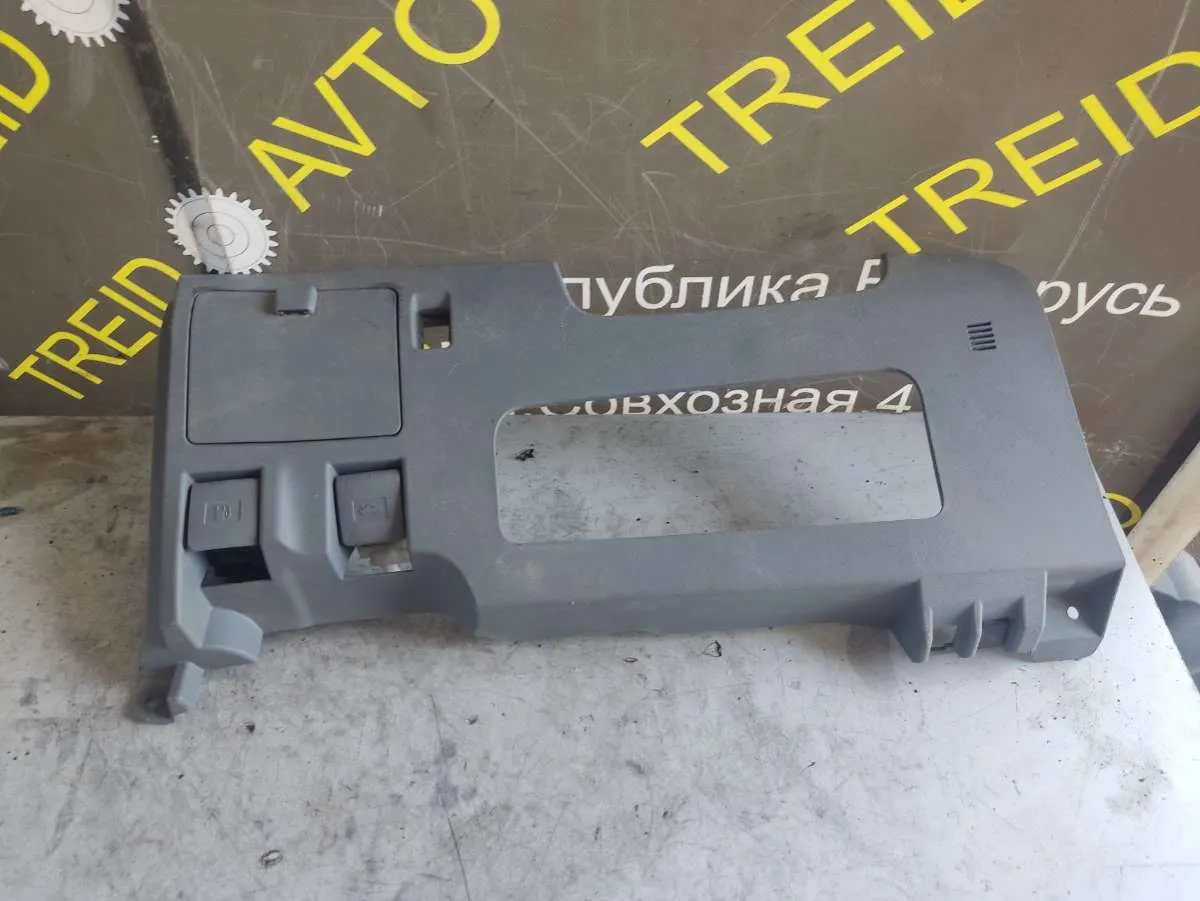 пластик салона Toyota Sienna 3 поколение