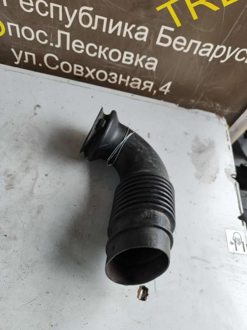 патрубок воздушного фильтра Volkswagen Crafter — фото 2