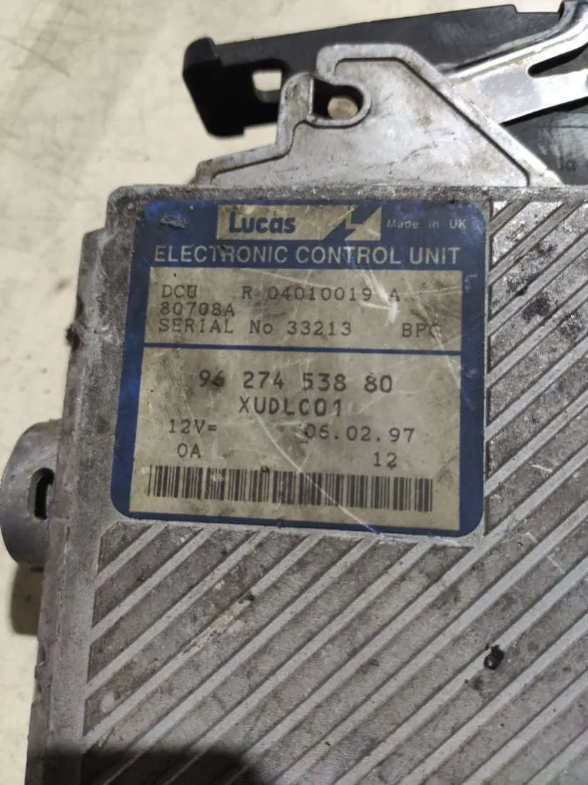 блок управления двигателем Citroen Xantia 1 поколение 9627453880 — фото 2