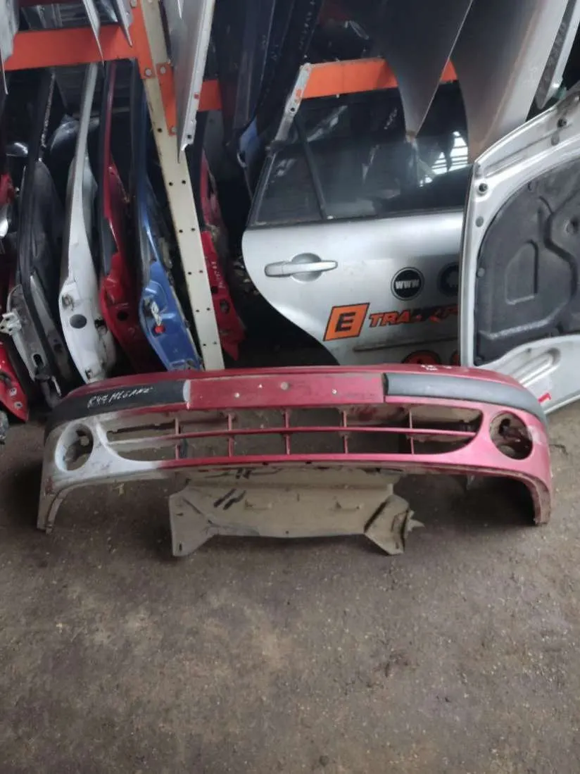 бампер передний Renault Megane 1 поколение