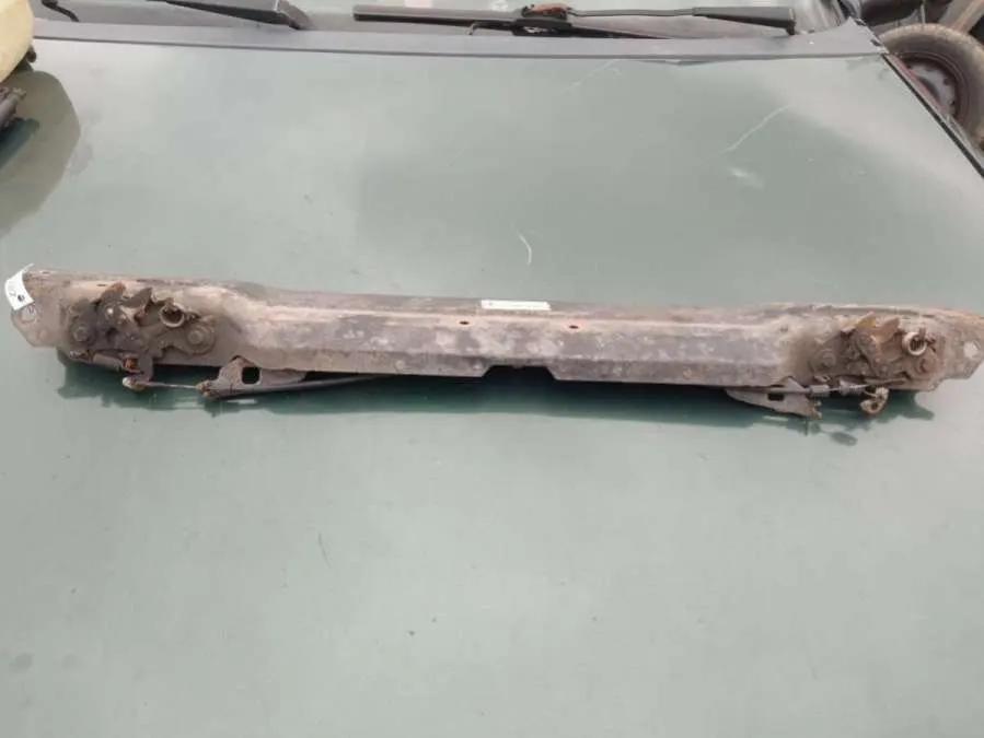 Планка под капот Peugeot 406 1 поколение