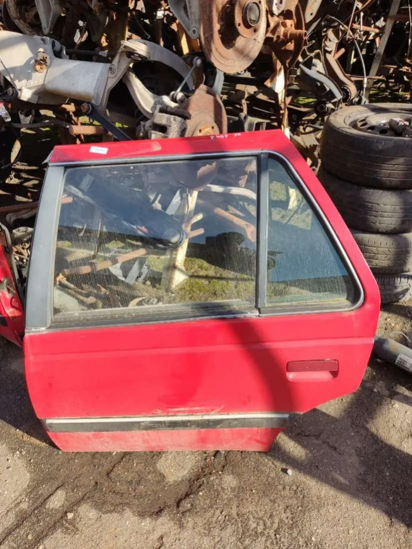 Дверь задняя левая Peugeot 405 1 поколение