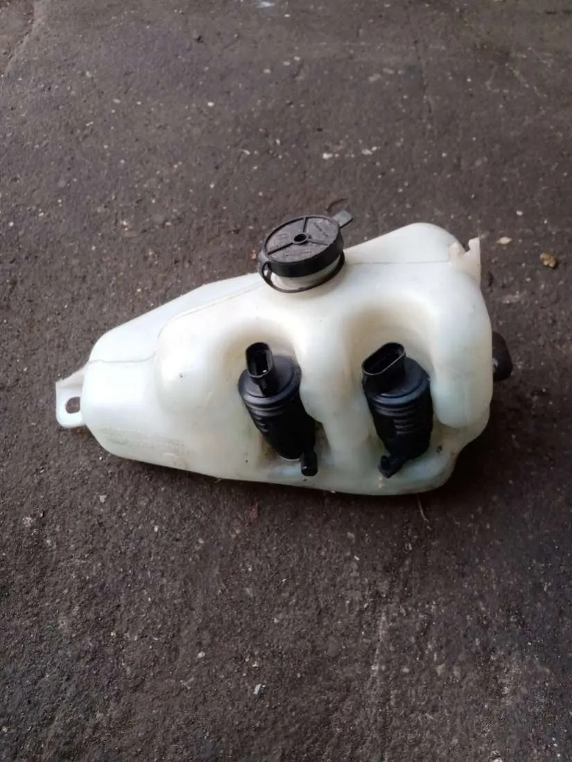 бачок омывателя Renault Clio 1 поколение