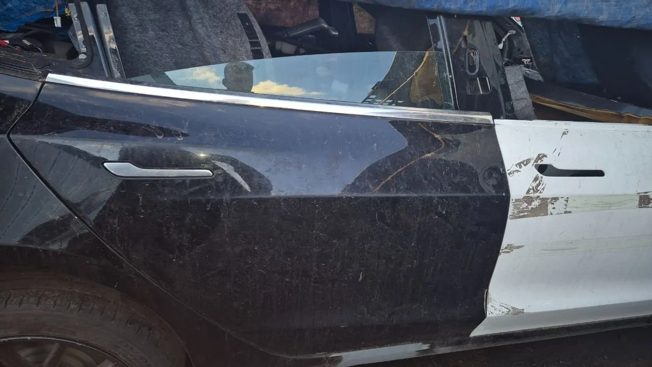 Дверь задняя правая Tesla Model 3 1 поколение