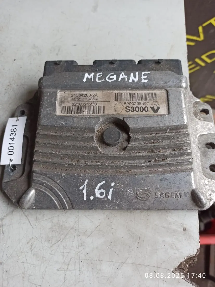 блок управления двигателем Renault Megane 1 поколение 8200298457