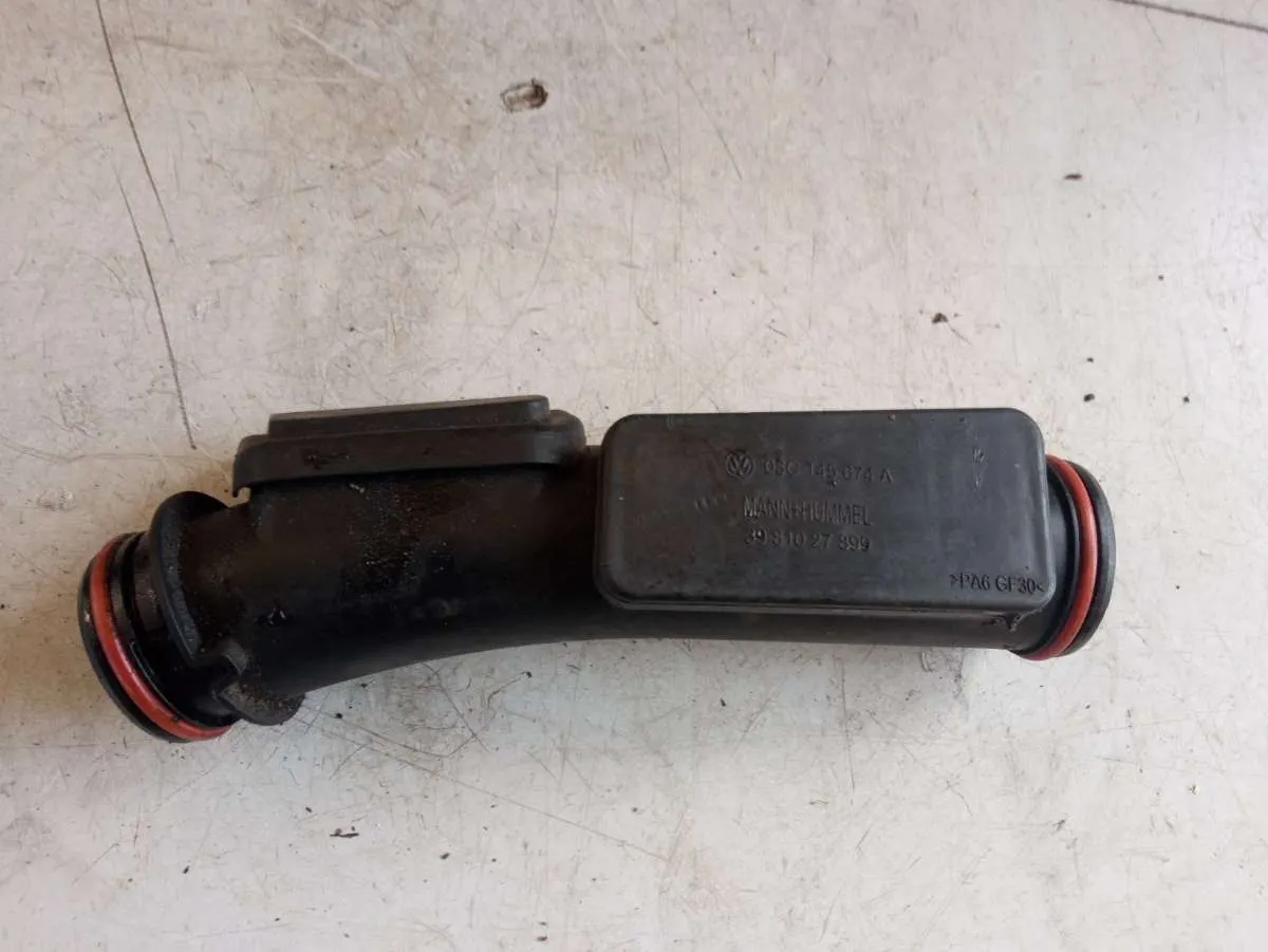 патрубок (трубопровод, шланг) Volkswagen Touran 1 поколение 03C145674A