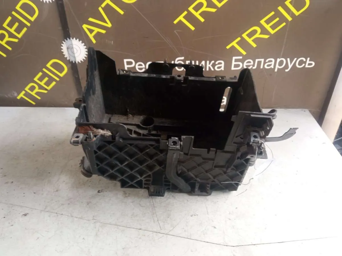 кожух аккумулятора Renault Scenic 3 поколение