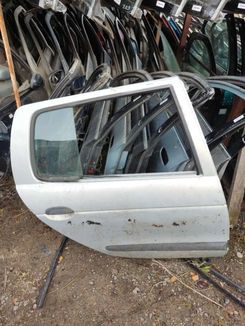 Дверь задняя правая Renault Megane 1 поколение