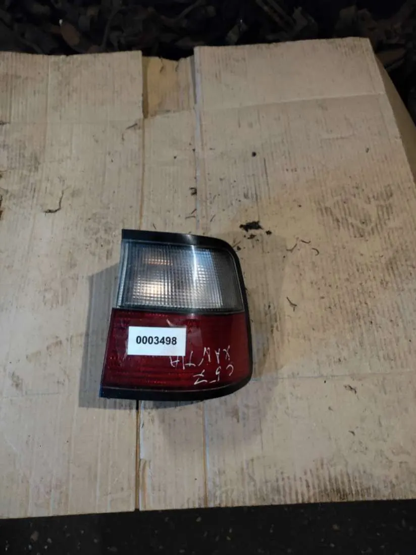Фонарь задний правый Citroen Xantia 1 поколение