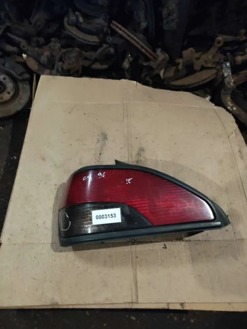 Фонарь задний левый Peugeot 306 1 поколение