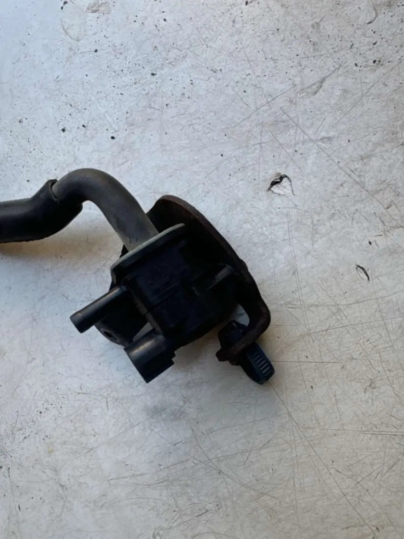 Клапан электромагнитный КПП Toyota Sienna 3 поколение 136200-7010