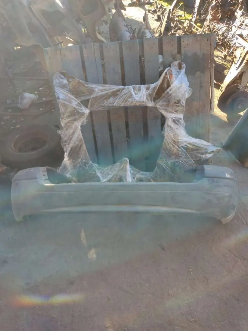 бампер задний Renault Scenic 1 поколение