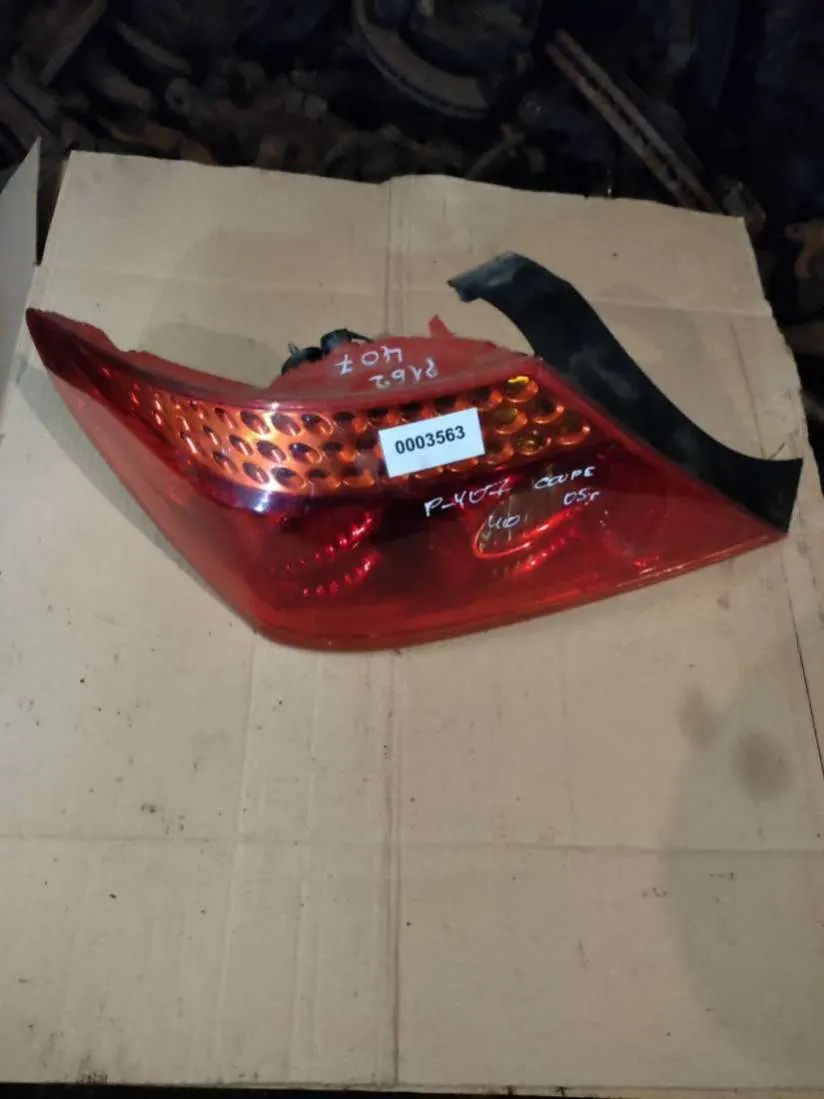 Фонарь задний левый Peugeot 407 1 поколение