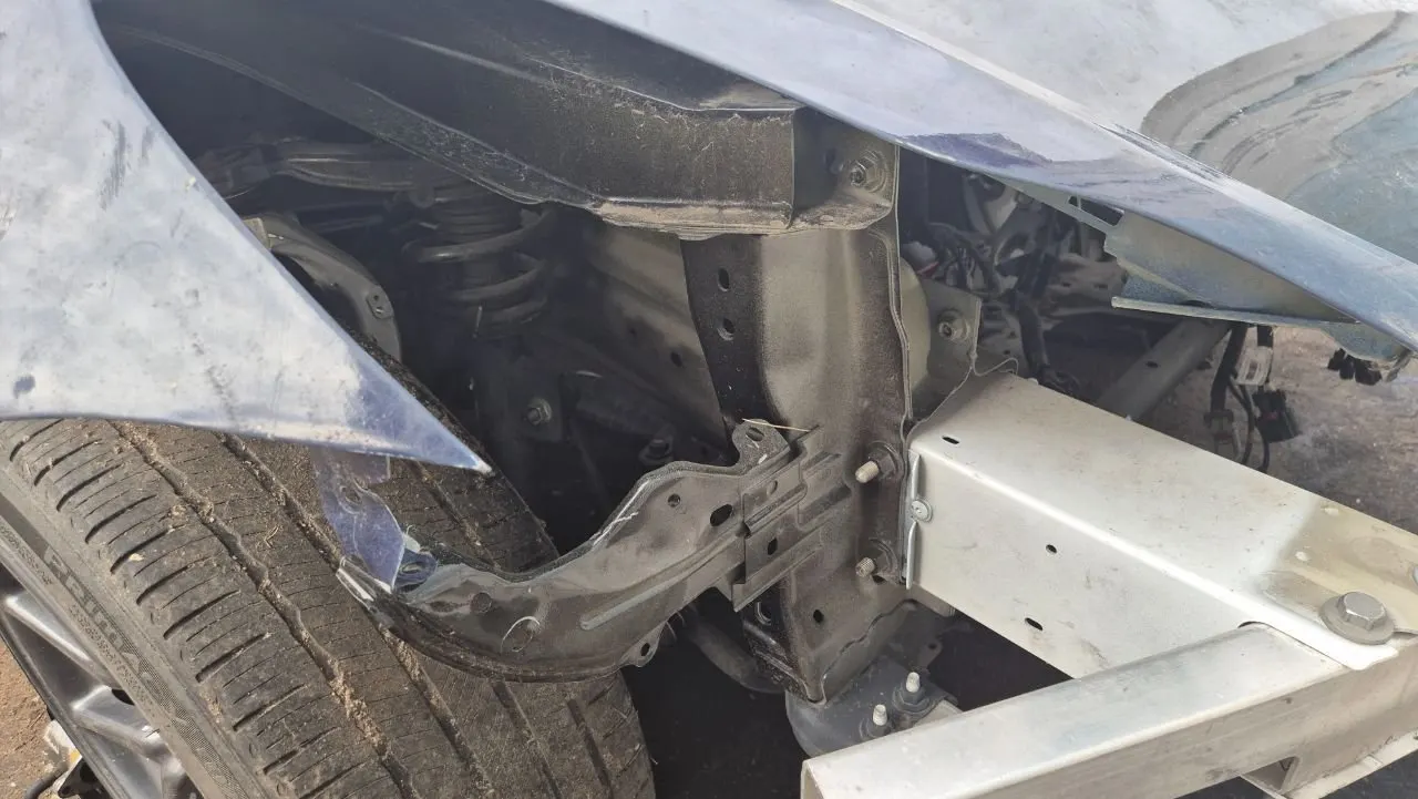 Четверть передняя правая Tesla Model 3 1 поколение