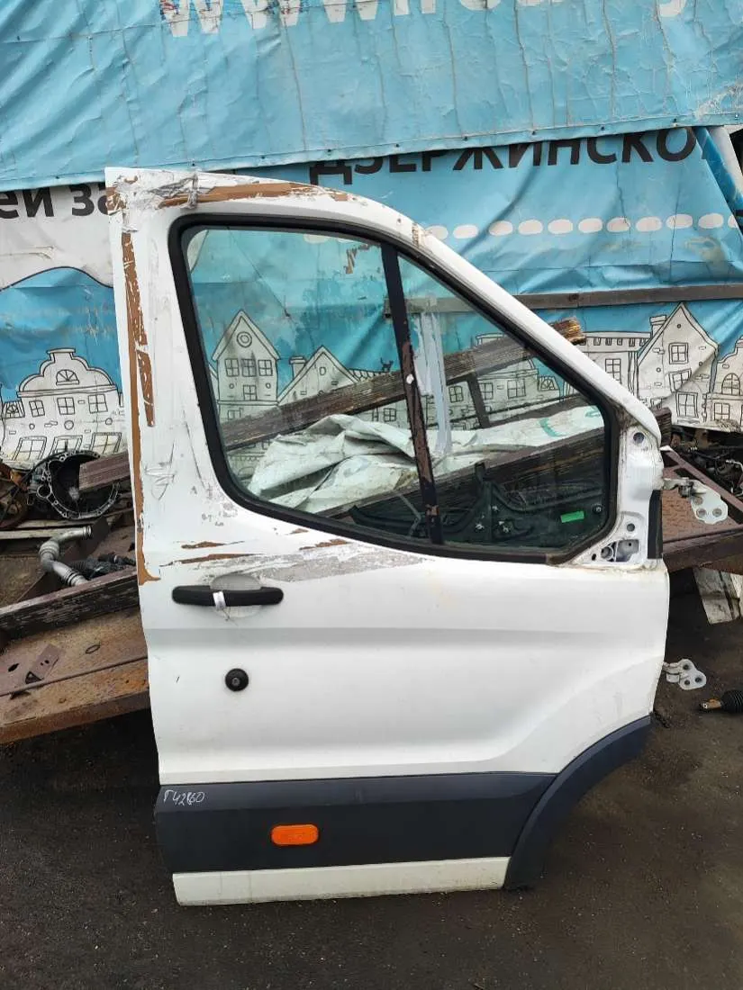 Дверь передняя правая Ford Transit