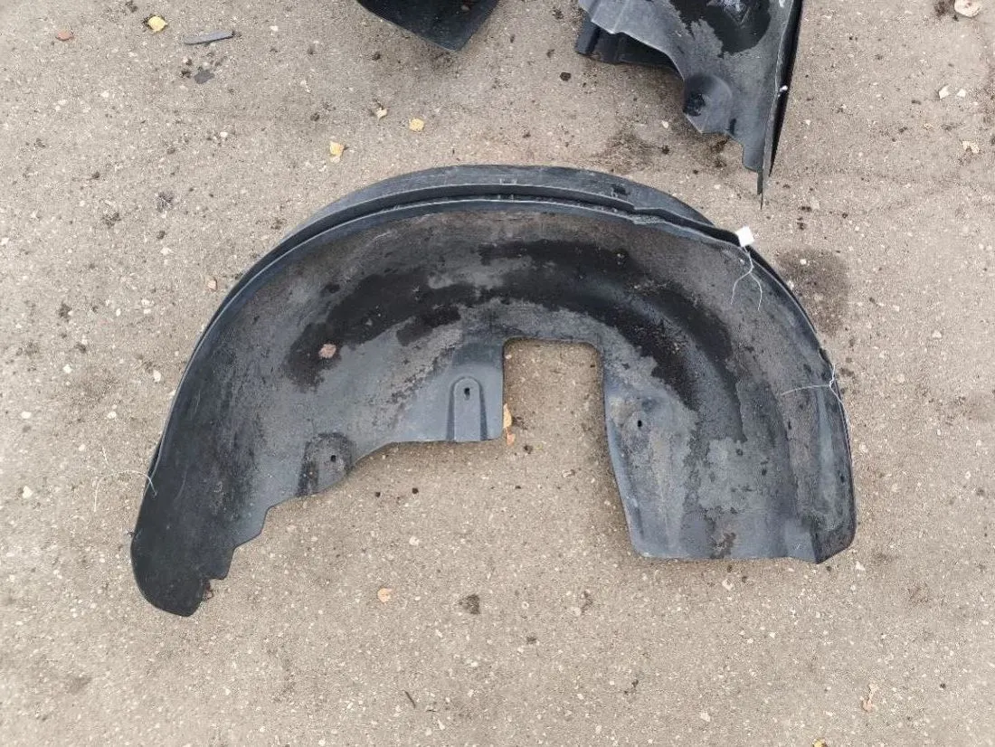 Защита арок задняя левая (подкрылок) Volvo V70 2 поколение 09190394