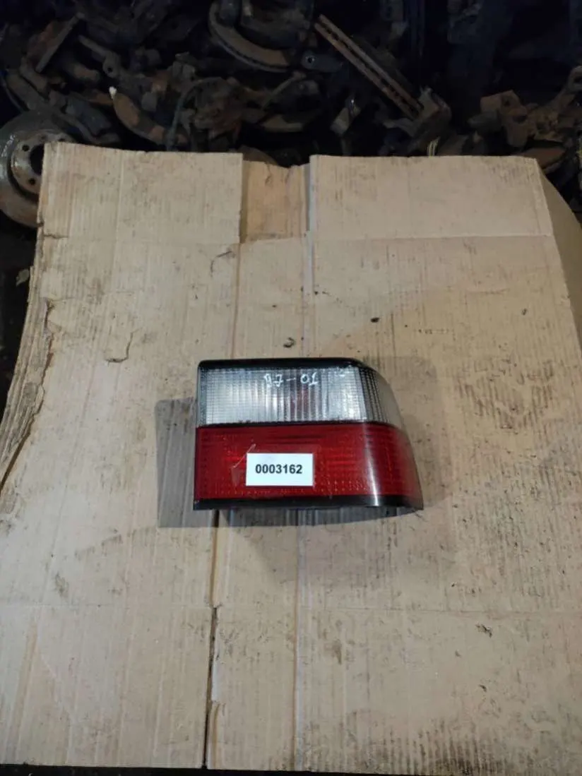 Фонарь задний правый Citroen Xantia 1 поколение
