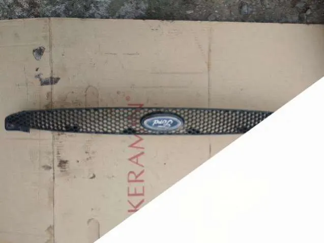 решетка радиатора Ford Escort (North America) 3 поколение
